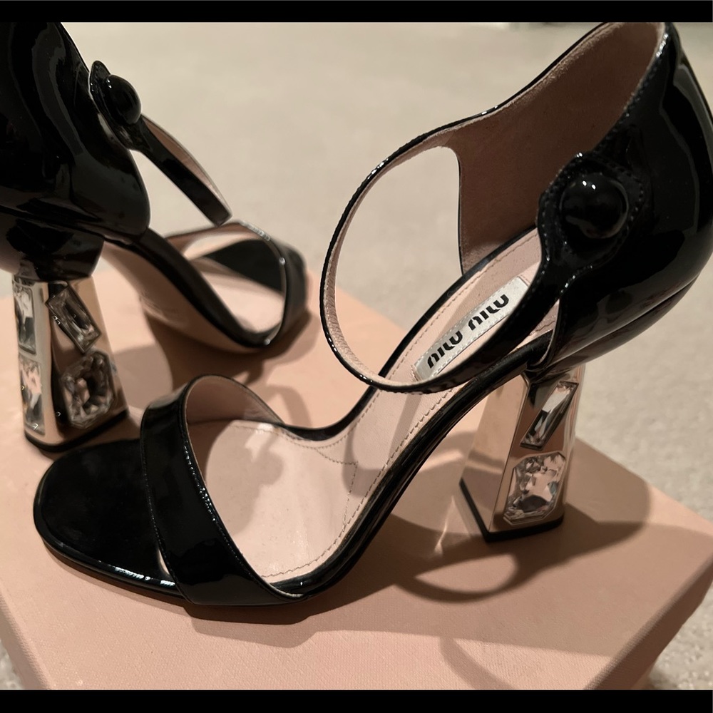MIU MIU Beautiful Crystal Embellished Black Patient Leather NIB Heels Size 37